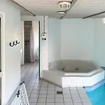 10 Person In Nordborg-by Traum נורדבורג